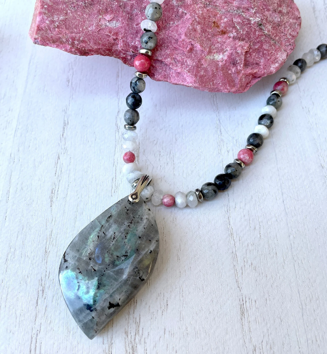 Flashy LABRADORITE Pendant Necklace with Thulite, Larvikite & Rainbow Moonstone, Sterling Silver Chain, Fiery Natural Stone Gemstone, Beaded