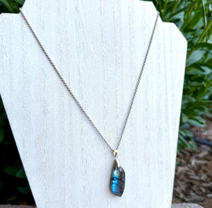 LABRADORITE PENDANT NECKLACE, Choice, 18" Silver Chain, Natural Flashy Stone, Gemstone Crystal