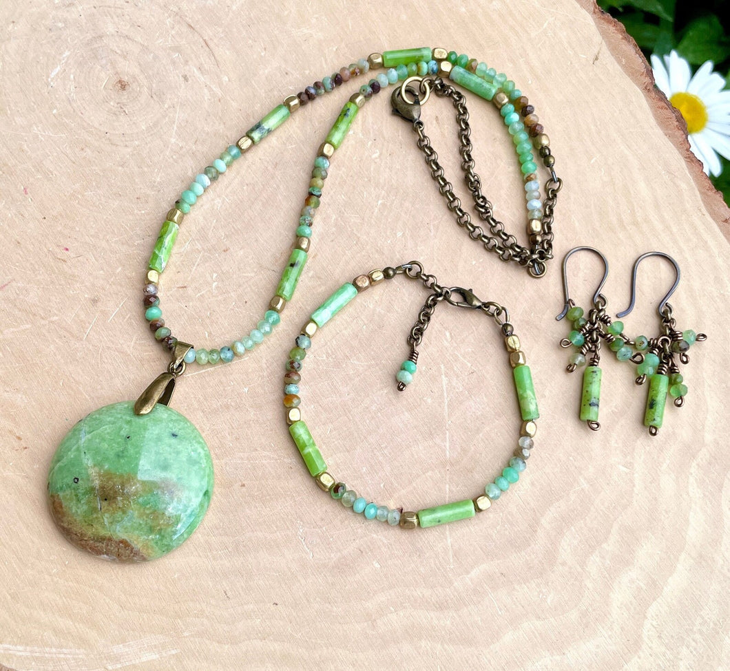 CHRYSOPRASE JEWELRY SET, 20